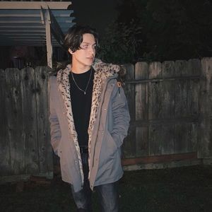 Meet your Posher, Nikkida